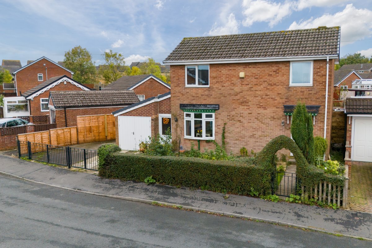 11 Branstone Grove Ossett  WF5 9SU image 0