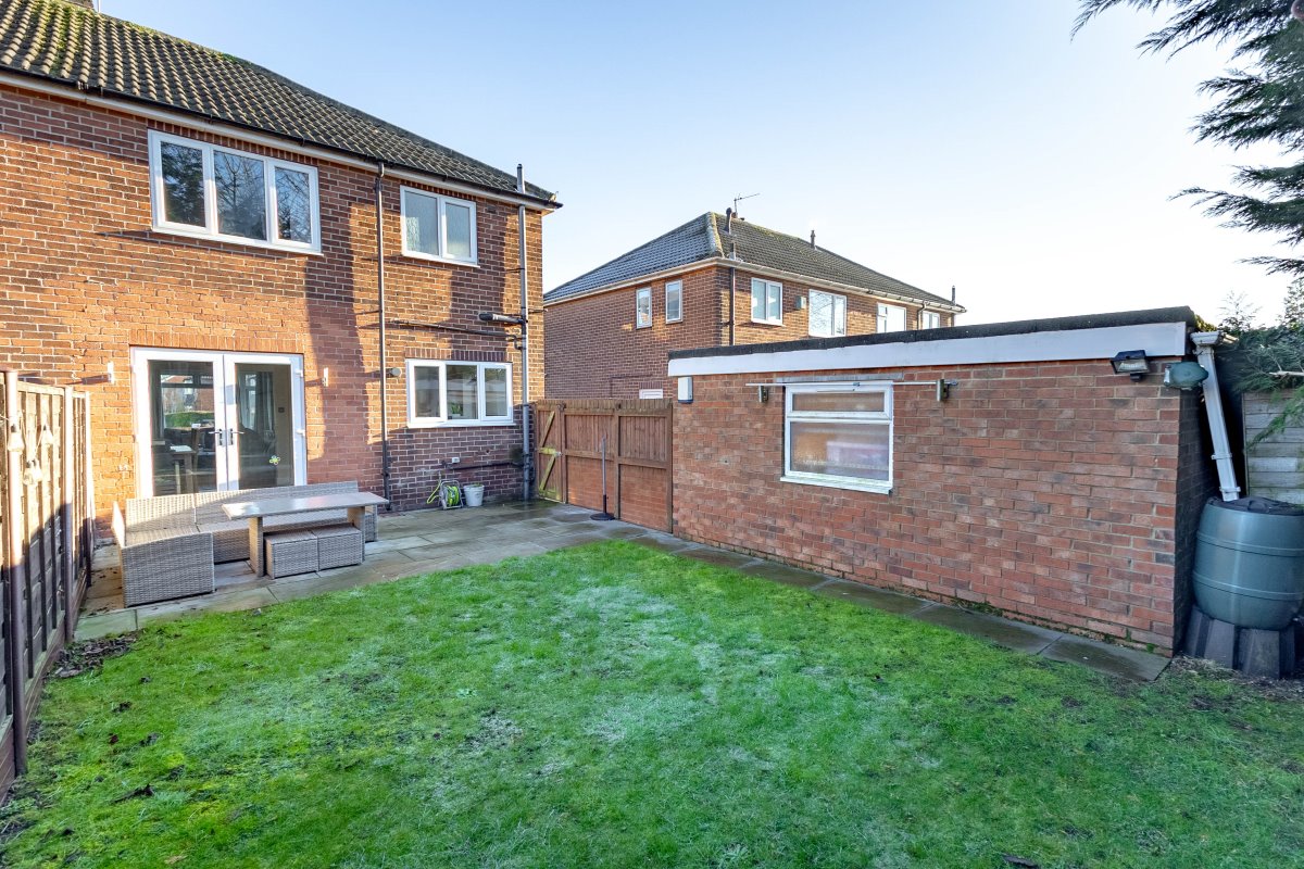 24 Sandyacres Leeds  LS26 0LY image 16